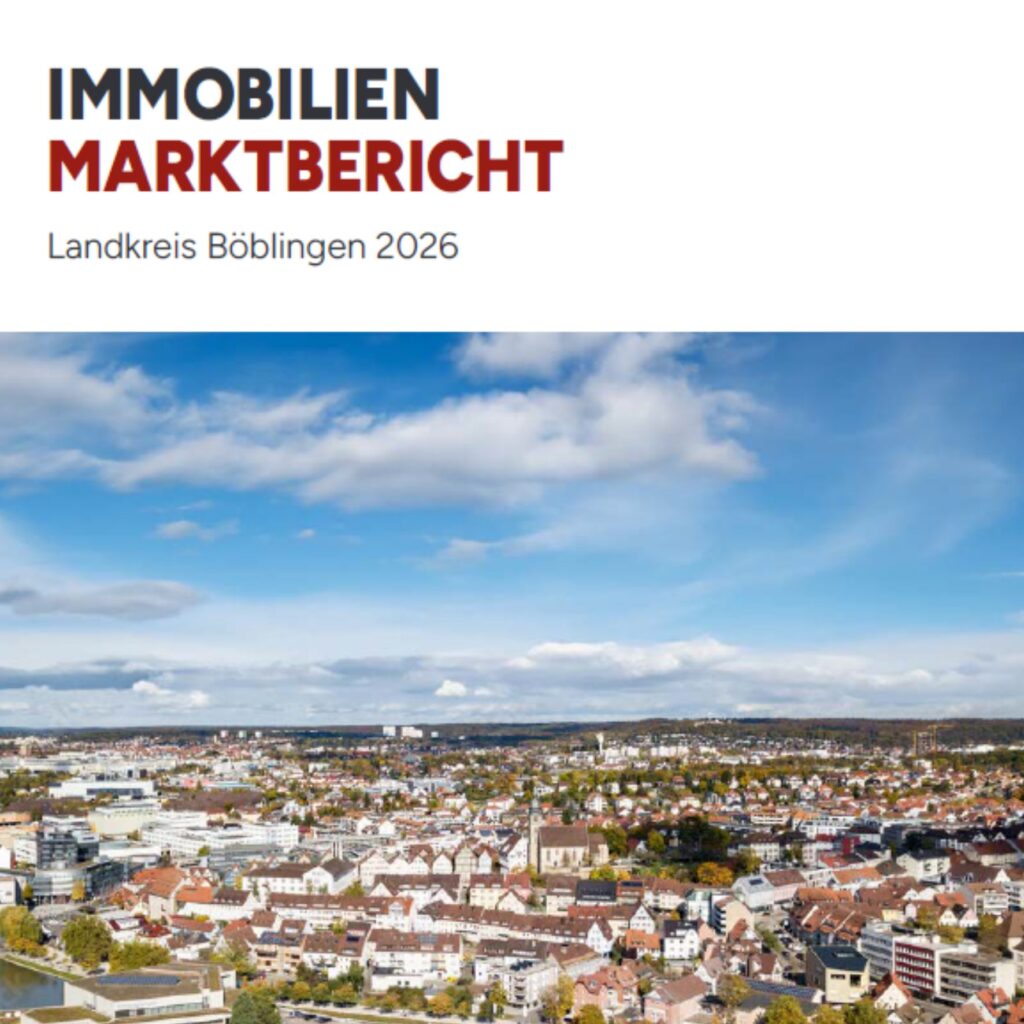 Titelbild des Immobilien-Marktberichts 2026 für den Landkreis Böblingen mit Stadtansicht und blauem Himmel.