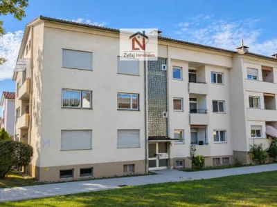 4-Zimmer-Wohnung mit großen Bühnen- und Kellerräumen und Einzelgarage in Sindelfingen-Eichholz, 71067 Sindelfingen, Etagenwohnung